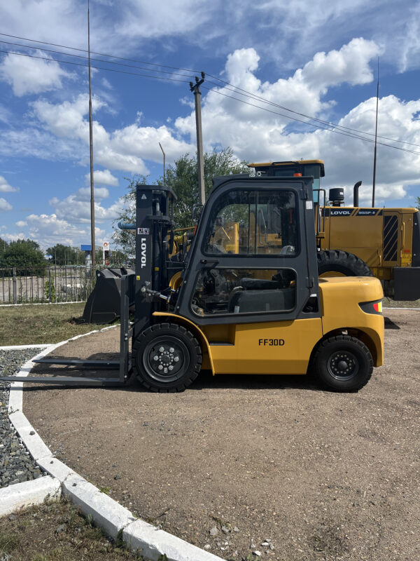Дизельный вилочный погрузчик FF30D с закрытой кабиной — изображение 4