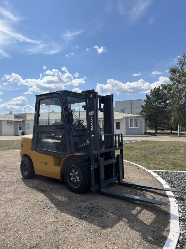 Дизельный вилочный погрузчик FF30D с закрытой кабиной